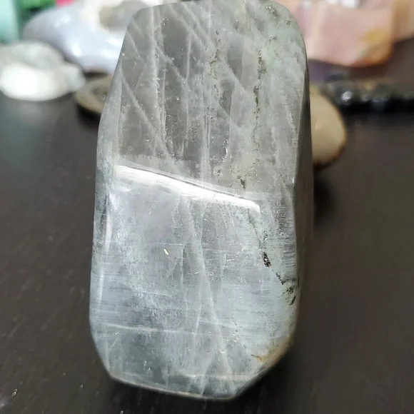 Labradorite free form 🪨 - Picture 4 of 7